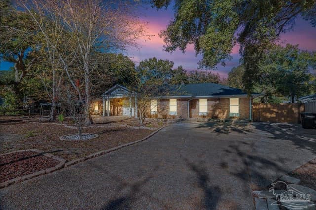 4740 Woodcliff Dr, Pensacola FL 32504 photo 3