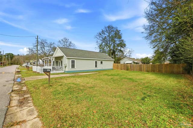 402 Front St, Century FL 32535 photo 47