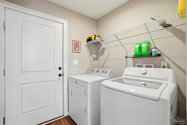 402 Front St, Century FL 32535 photo 28
