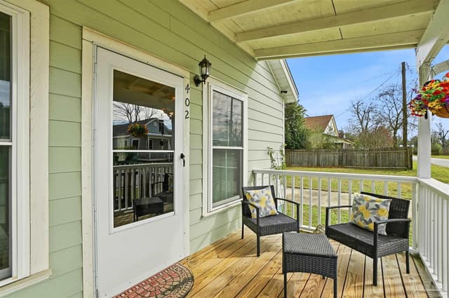 402 Front St, Century FL 32535 photo 4