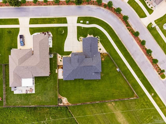 6044 Huntington Creek Blvd, Pensacola FL 32526 photo 2