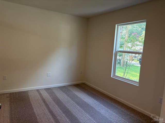 5703 Meadow Rd, Milton FL 32583 photo 4