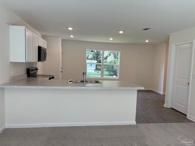 5705 Meadow Rd, Milton FL 32583 photo 8