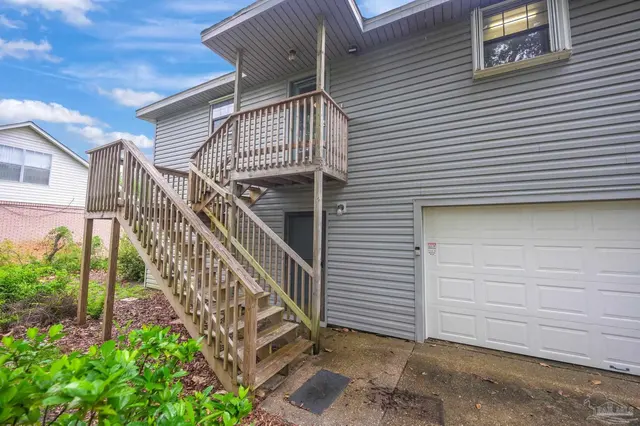 6913 Sea Shark Cir property photo