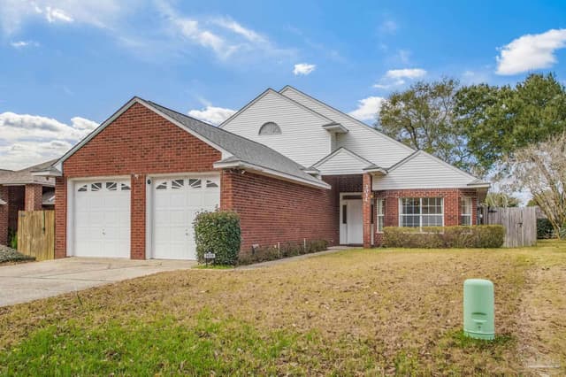 3031 Oak Pointe Dr, Pensacola FL 32505 photo 2