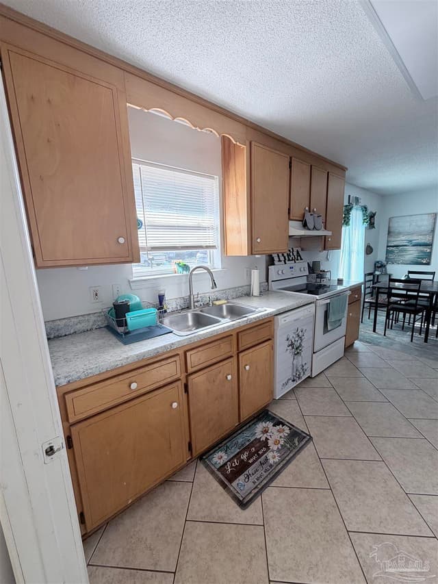 4252 Castille Ave, Milton FL 32571 photo 5