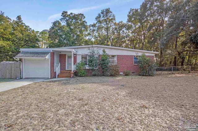 6589 Cedar St, Milton FL 32570 photo 2