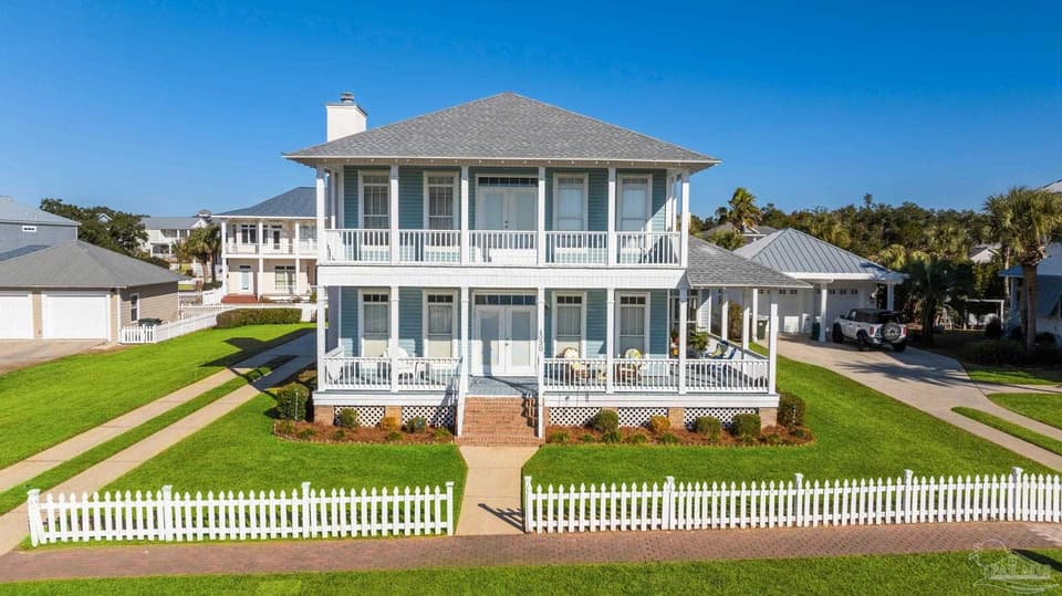 4030 Landfall Dr, Pensacola FL 32507 photo 1
