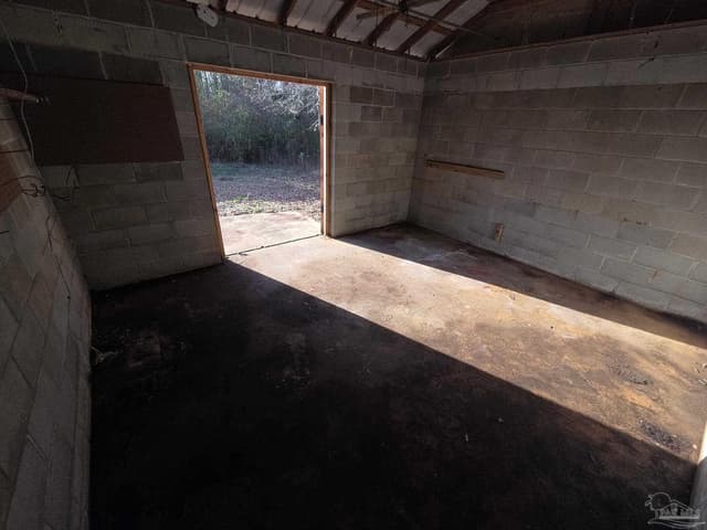 222 Vann Cir, Laurel Hill FL 32567 photo 6