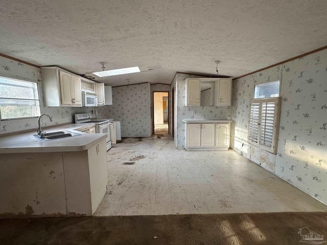 222 Vann Cir, Laurel Hill FL 32567 photo 24
