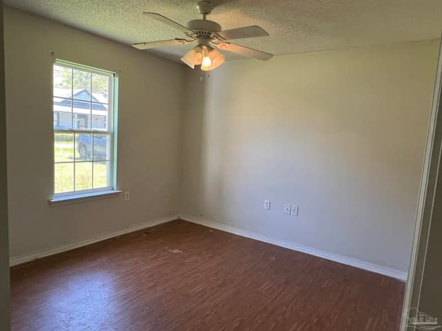 124 S Canoe Rd, Atmore AL 36502 photo 3