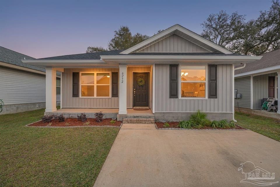 6292 Cardinal Cove Ln, Pensacola FL 32504 photo 1