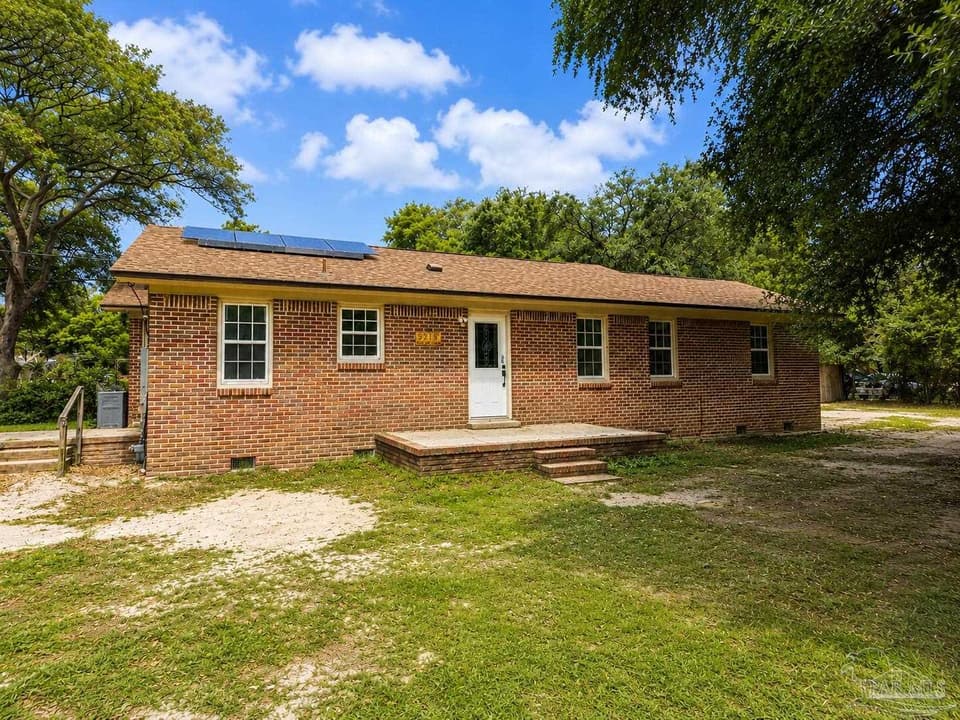 5919 Mitchell Ln, Pensacola FL 32526 photo 1
