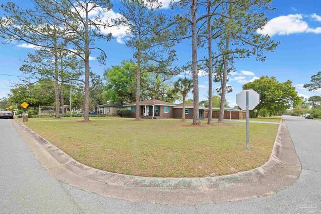 1801 E Cross St, Pensacola FL 32503 photo 3