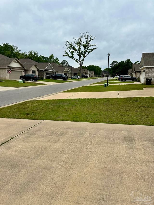 1252 Meadow Trl, Cantonment FL 32533 photo 5
