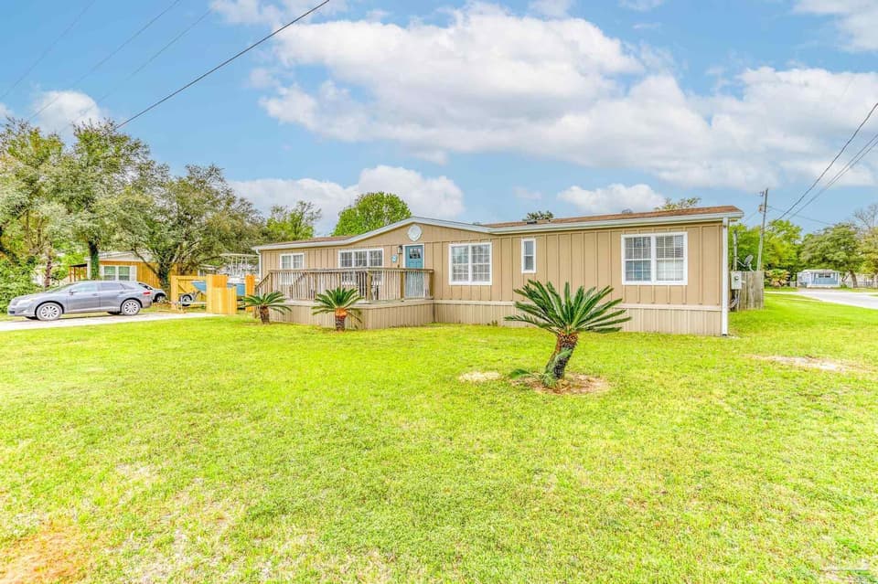 5301 Yellow Bluff Rd, Pensacola FL 32507 photo 1