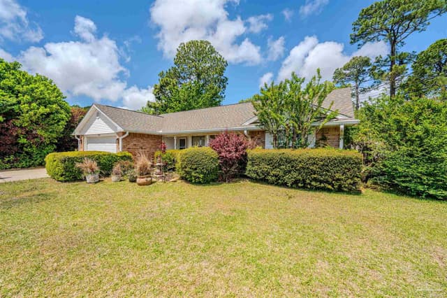 8126 Sedgefield Dr, Pensacola FL 32507 photo 4