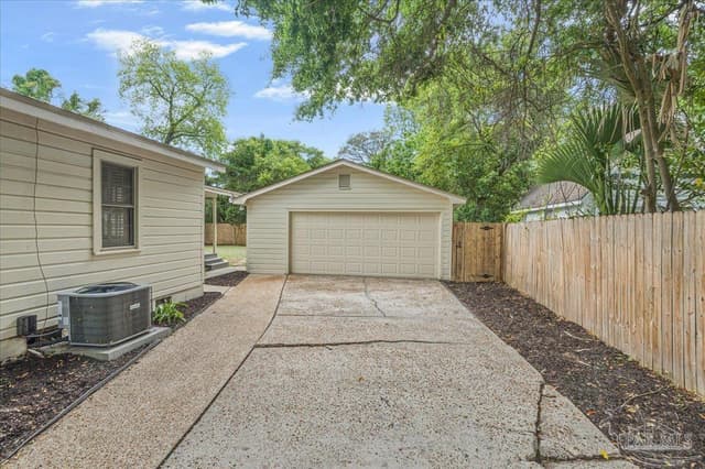 3003 E Gadsden St, Pensacola FL 32503 photo 12
