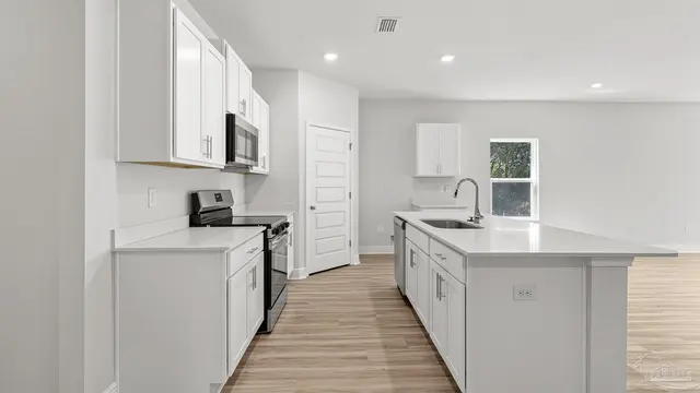 8082 Fox Hunt Dr property photo