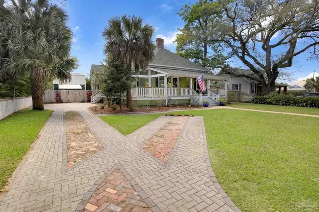 913 Lloyd St property photo