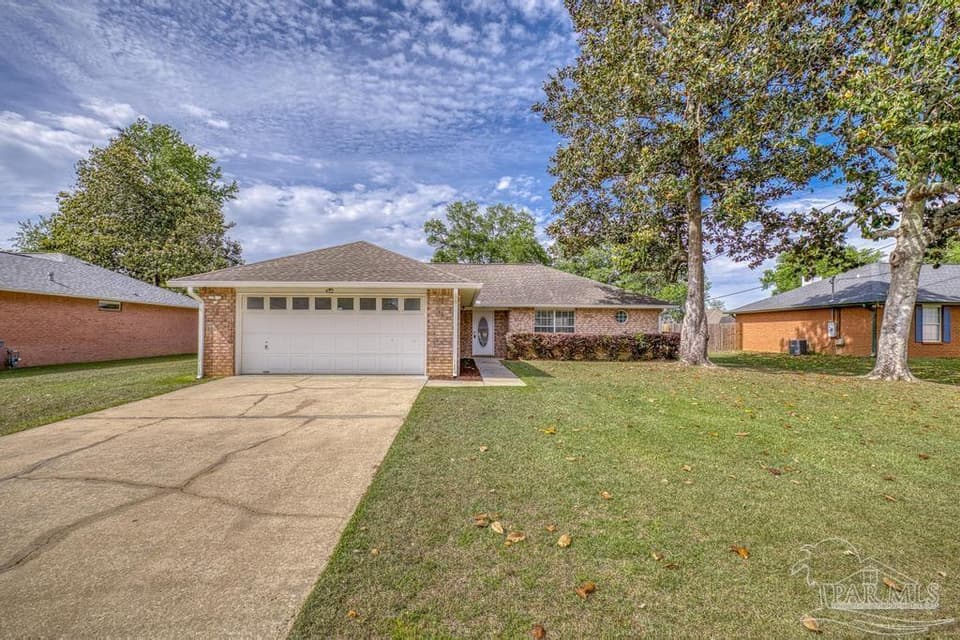 412 Strandview Dr, Pensacola FL 32534 photo 1
