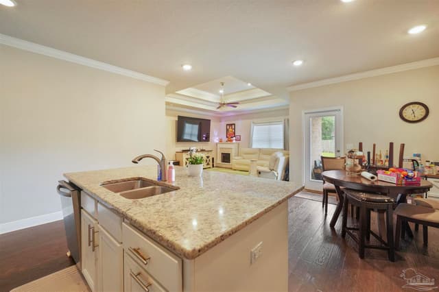 7980 Huntington Creek Ln, Pensacola FL 32526 photo 5