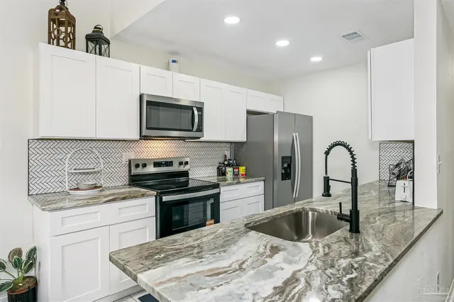 6015 Born Ct property photo