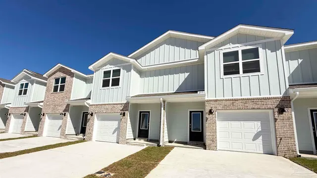 2402 Cliff Hollow Cir property photo