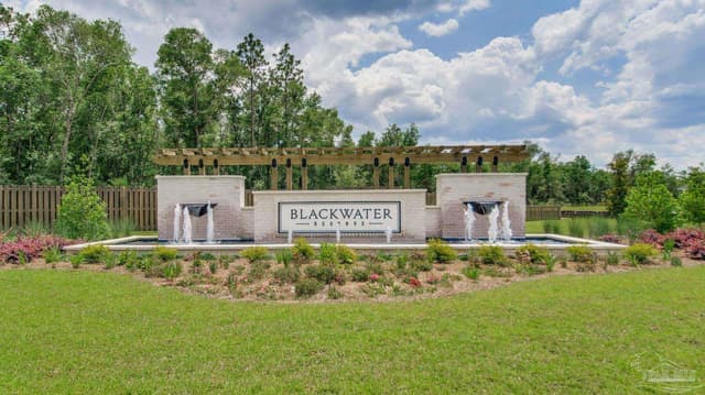 8182 Fox Hunt Dr, Milton FL 32583 photo 3