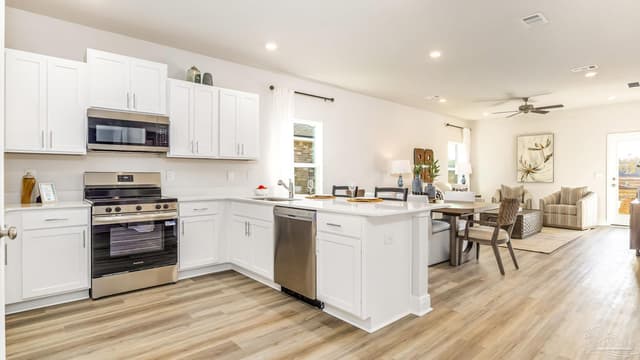 2130 Aqua St, Gulf Breeze FL 32563 photo 4