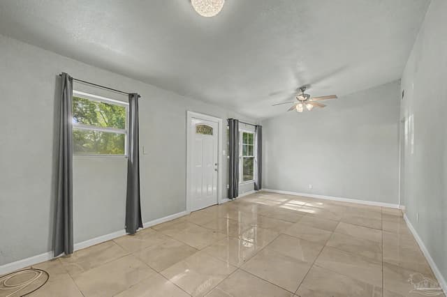 8625 Stockdale Ave, Pensacola FL 32514 photo 4