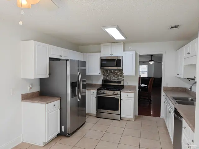 2436 Gulf Breeze Ave property photo
