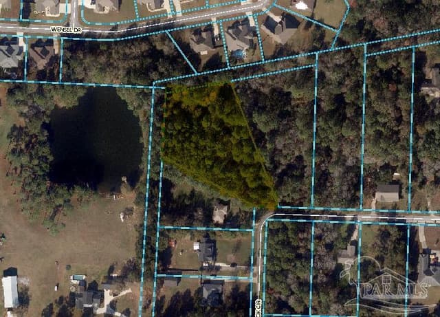 700 Block Pinebrook Cir property photo