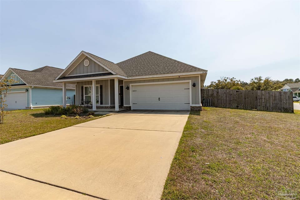 3172 Heritage Oaks Cir, Navarre FL 32566 photo 1