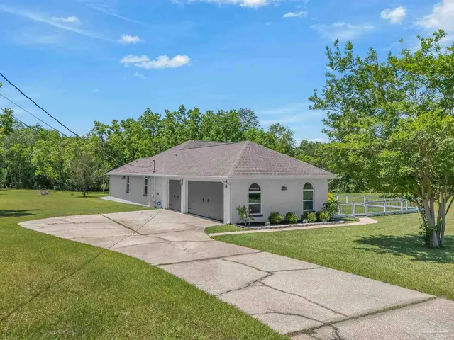 435 Meander Ln property photo