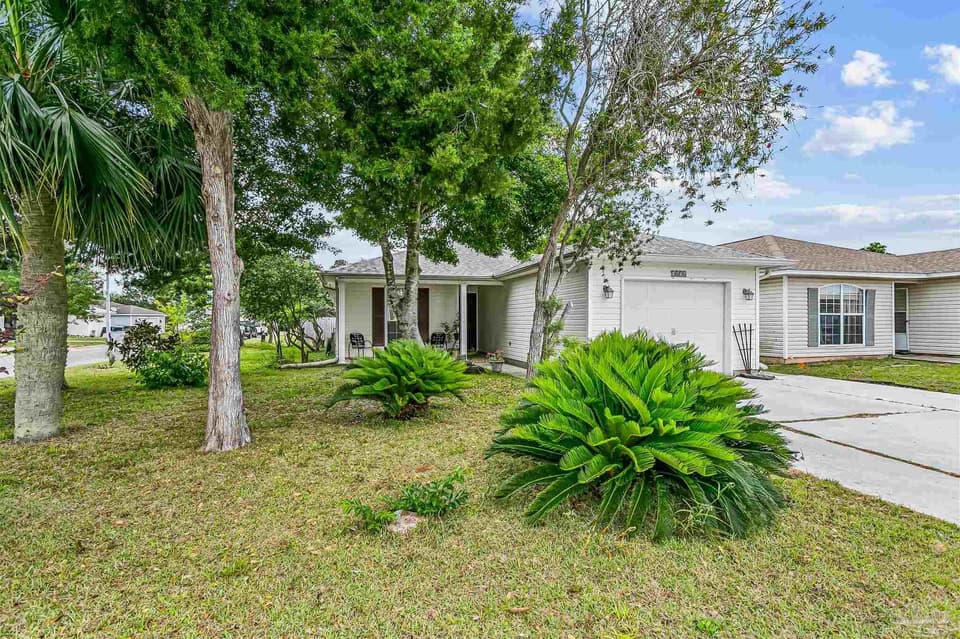 1878 Vineyard St, Navarre FL 32566 photo 1