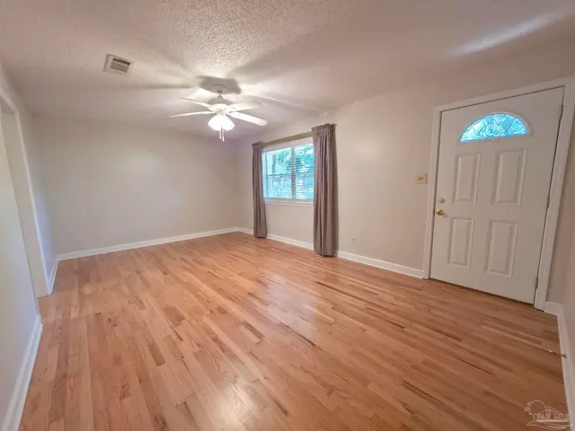 1516 Zenda St property photo