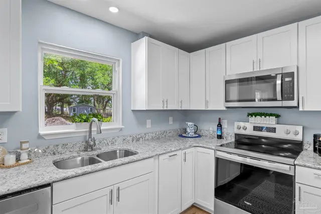 100 Savannah St property photo