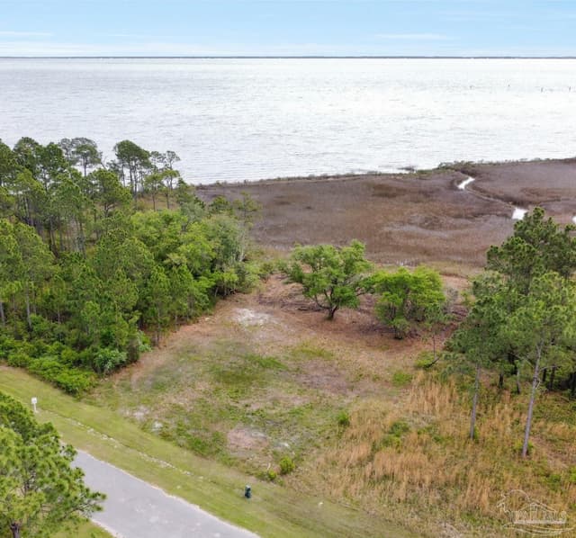 1062 Oyster Bay Dr, Milton FL 32583 photo 3