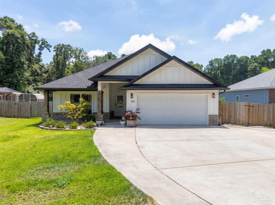 385 Hancock Ln, Pensacola FL 32503 photo 1