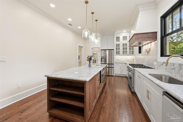 1015 N Reus St, Pensacola FL 32501 photo 6