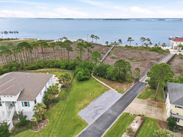 9318 Lucian Ct, Navarre FL 32566 photo 5