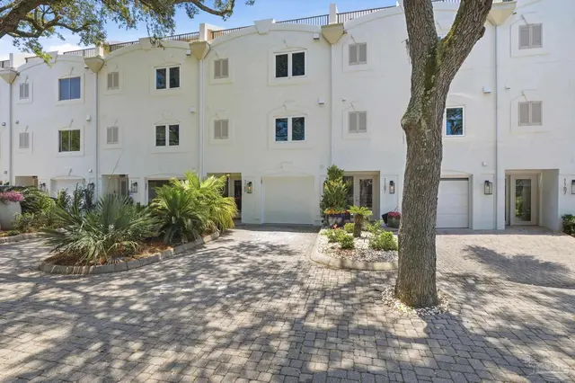 1189 Gulf Breeze Pkwy property photo