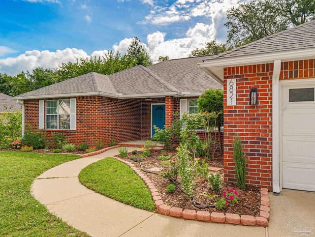 6821 Cedar Lake Dr, Pensacola FL 32526 photo 4