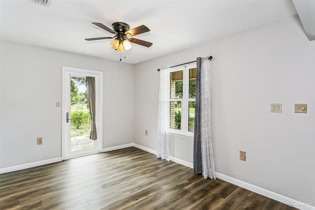 2182 Calle De Cantabria, Navarre FL 32566 photo 16