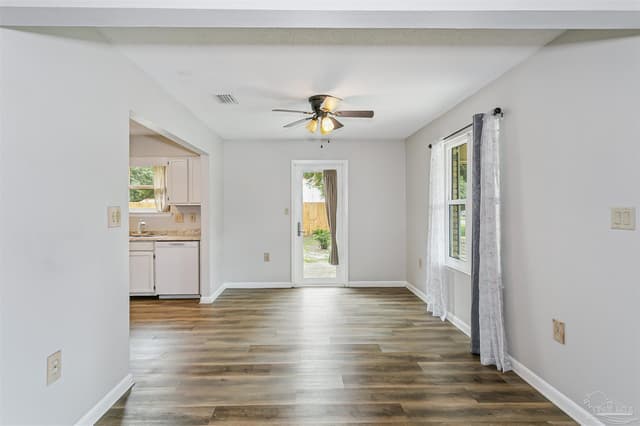 2182 Calle De Cantabria, Navarre FL 32566 photo 8
