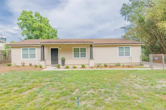 213 Tyson St, Pensacola FL 32506 photo 2
