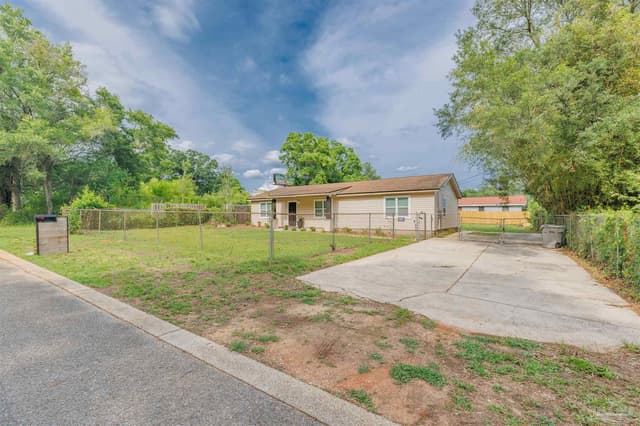 213 Tyson St, Pensacola FL 32506 photo 4