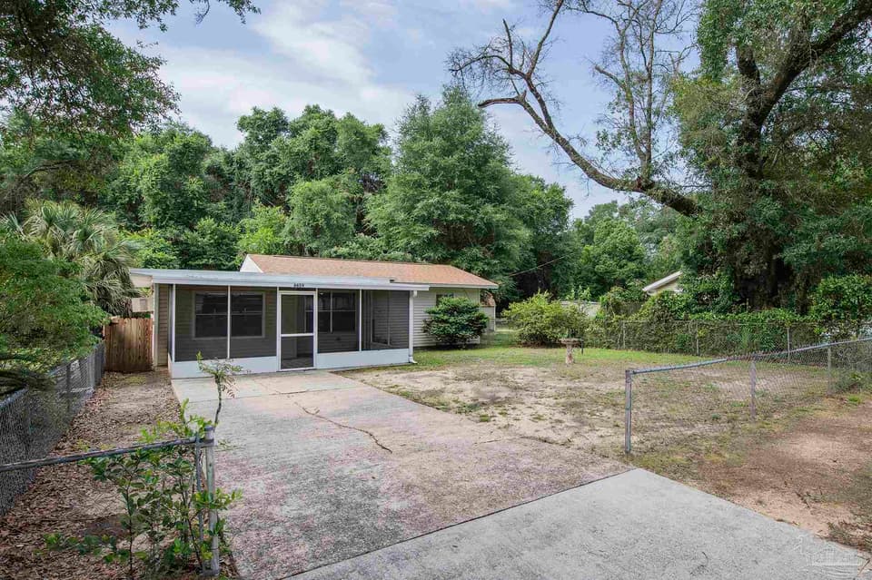 6659 Sanders St, Milton FL 32570 photo 1