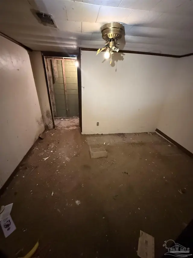1655 Elmhurst Rd property photo